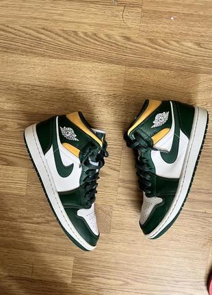 Кроссовки баскетбольные кожа nike air jordan 1 retro mid sonics noble green размер 41 26,5 см в идеальном состоянии