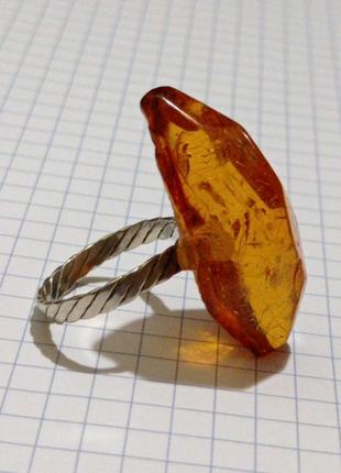 Янтарь, кольцо с крупным янтарем3 фото