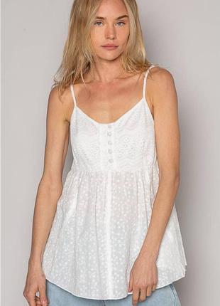 Оригинальный женский топ майка на тонких бретелях из прошвы dkny
