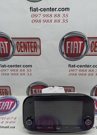 Автомагнітола, екран, радіо