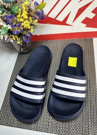 Оригинальные шлепанцы adidas