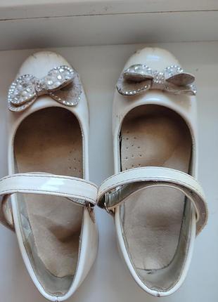 Туфли белые для девочки