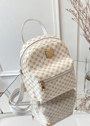 Маленькая женская сумка-рюкзак для телефона с плечевым ремешком белая2 фото