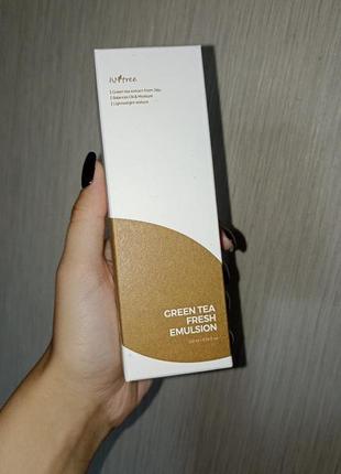 Емульсія освіжаюча на основі зеленого чаю isntree green tea fresh emulsion