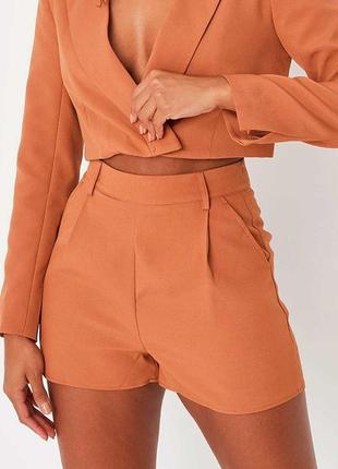 Летние, классические шорты на высокой талии от missguided