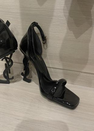 Босоножки ysl