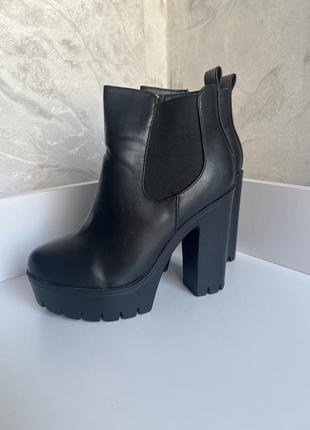 Ботинки женские