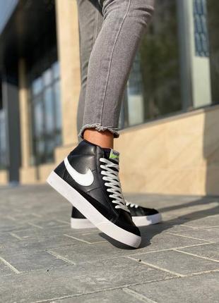 Жіночі кросівки nike blazer high black white знижка sale | smb2 фото