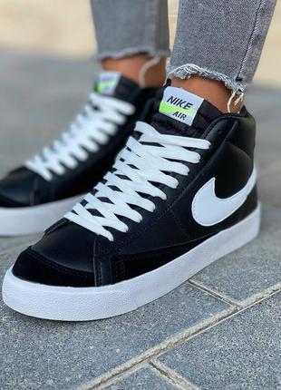 Жіночі кросівки nike blazer high black white знижка sale | smb6 фото