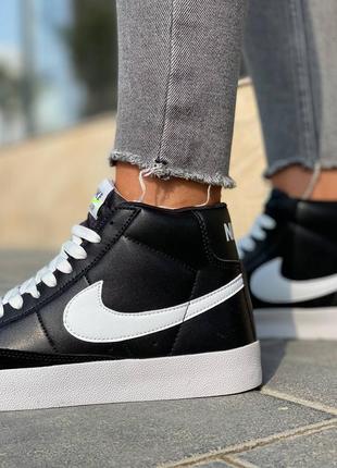 Жіночі кросівки nike blazer high black white знижка sale | smb7 фото