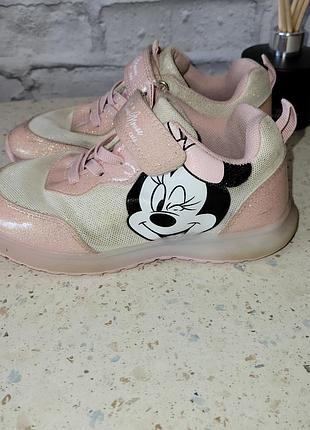 Кроссовки на девочку