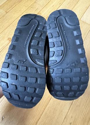 Кросівки дитячі nike 22,5-23 оригінал7 фото