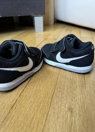 Кросівки дитячі nike 22,5-23 оригінал4 фото