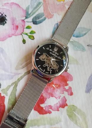 Женские наручные часы с патриотической украинской символикой