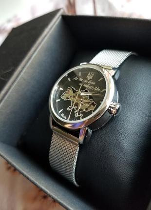 Женские наручные часы с патриотической украинской символикой