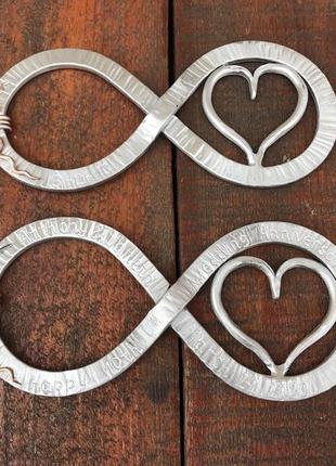 Знак бесконечности с сердцем