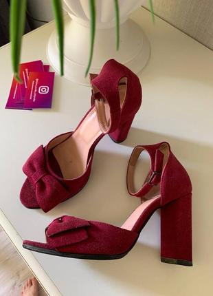 Босоножки на каблуке замша цвет ягоды