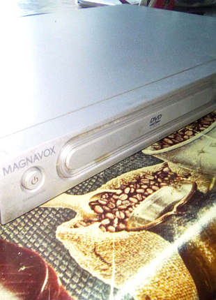 Dvd   magnavox   made in hungary недорого