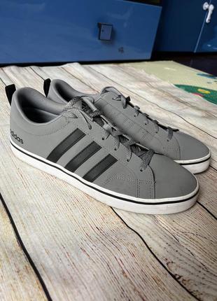 Кеди/кросівки чоловічі adidas