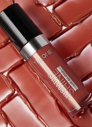 Увлажняющий блеск для губ the one hydrating shine «creamy caramel» (артикул: 46398)