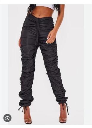 Штани з плащівки брюки драпіровка брюкі пуш ап
