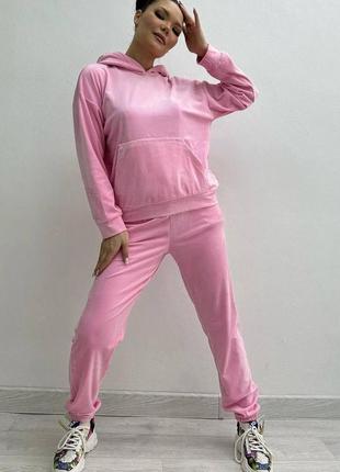 Трендовый женский велюровый костюм с кофтой и штанами4 фото