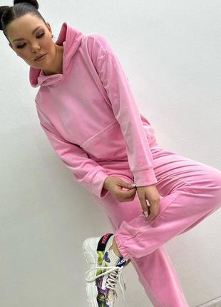 Трендовый женский велюровый костюм с кофтой и штанами2 фото