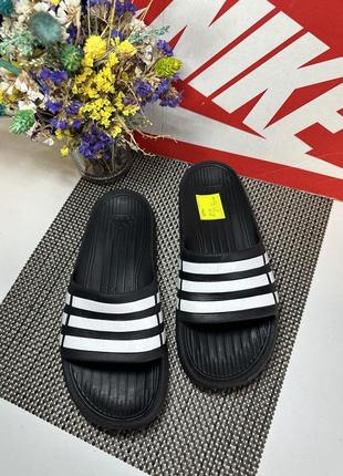 Оригинальные шлепанцы adidas