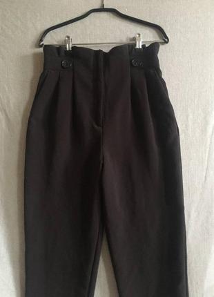 Коричневые брюки мом "морковки" высокая посадка