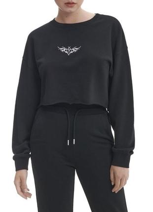 Кофта світшот топ з довгим рукавом тату чорний cropp2 фото