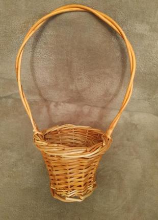 Корзинки из корзины для подарок цветов2 фото