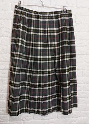 Фірмова спідниця
