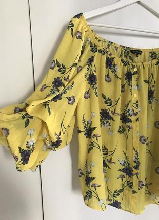 Яркая блуза топ с открытыми плечами