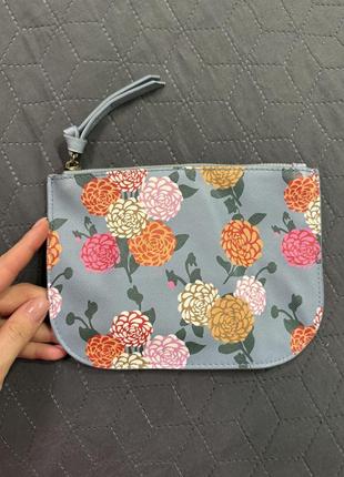 Мила косметичка сумочка  з квітами