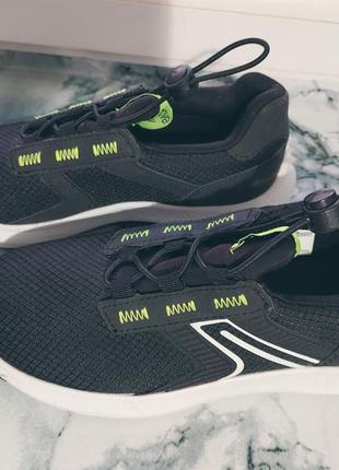 Кросівки на підлітка