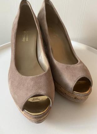 Замшевые туфли stuart weitzman на танкетке5 фото