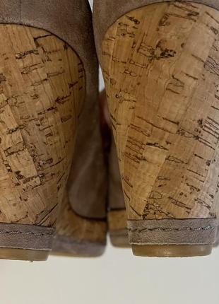 Замшевые туфли stuart weitzman на танкетке10 фото