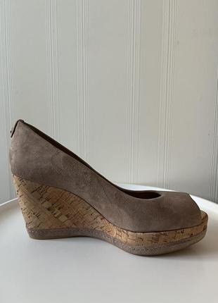 Замшевые туфли stuart weitzman на танкетке8 фото
