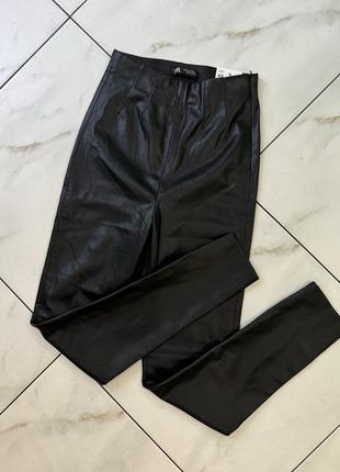 Шкіряні чорні штани, штани, легінси з начосом zara екошкіра xs-s (36-38-40)