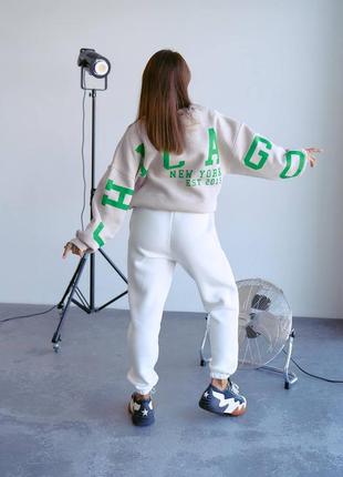 ‼️не кошлатиться‼️ теплий спортивний костюм світшот в стилі oversized "chicago" + джоггери/ жіночий спортивний костюм на флісі / 339