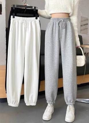 Спортивні жіночі штани джогери на високій посадці базові з кишенями на резинці якісні стильні білі сірі3 фото