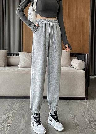 Спортивні жіночі штани джогери на високій посадці базові з кишенями на резинці якісні стильні білі сірі4 фото