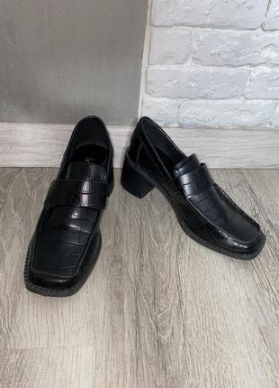Туфли на устойчивом каблуке tu, 38р