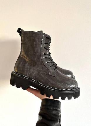 Boots python green 36