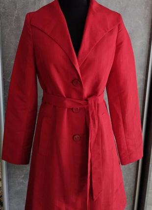 Стильний жіночий плащ. насиченого червоного кольору