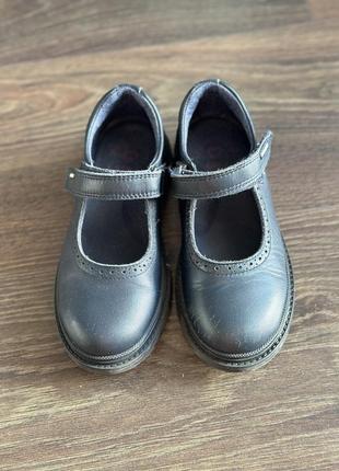 Шкіряні туфельки для дівчинки