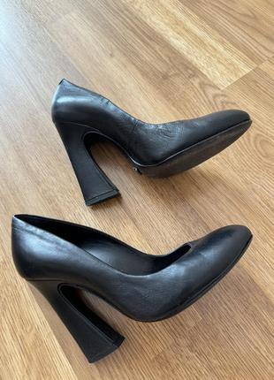 Женские кожаные туфли schutz