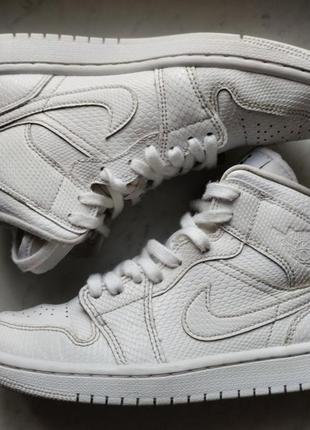Черевики nike wmns air jordan 1 mid bq6472-110 оригінал натуральна шкіра