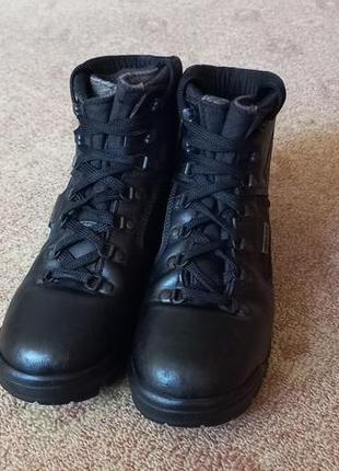 Ботинки зимние трекинговые trezeta р.40.5. оригинал.gore-tex