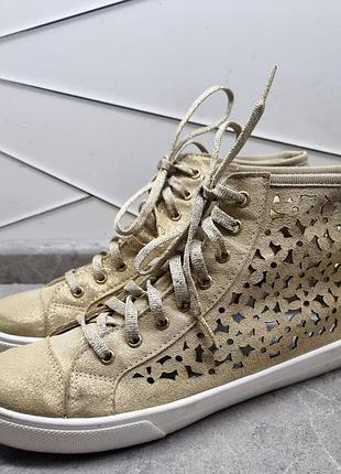 Bata золоті гламурні кеди